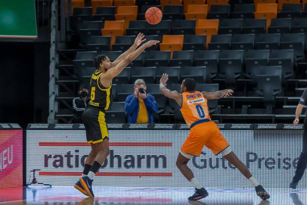 看到他以全 看到他以全